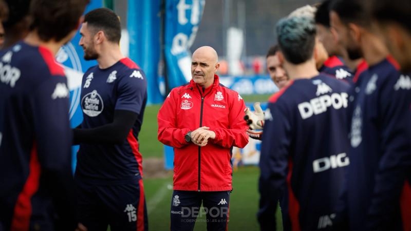 Un Dépor "cun ambiente moi positivo de traballo" prepara cun partido en espazos amplos a visita da UD Almería